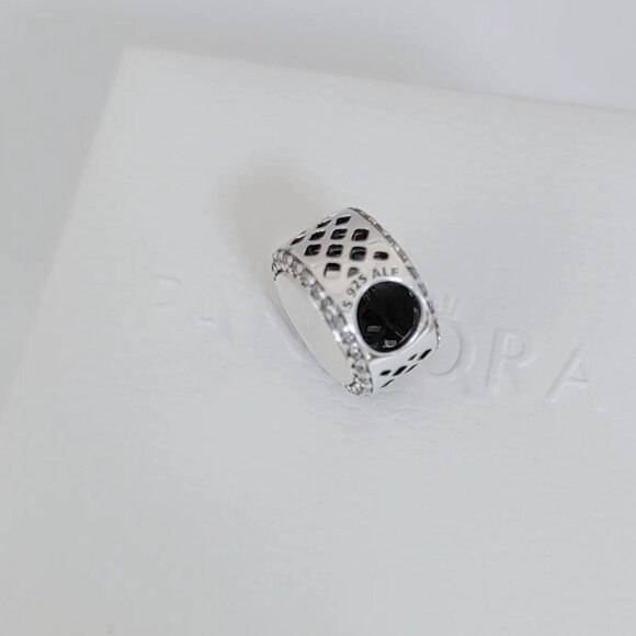 Pandora Rock the Dots Minnie Charm Minnie Mouse Charm Rock the Dots Charm Bead - Picture 4 of 6